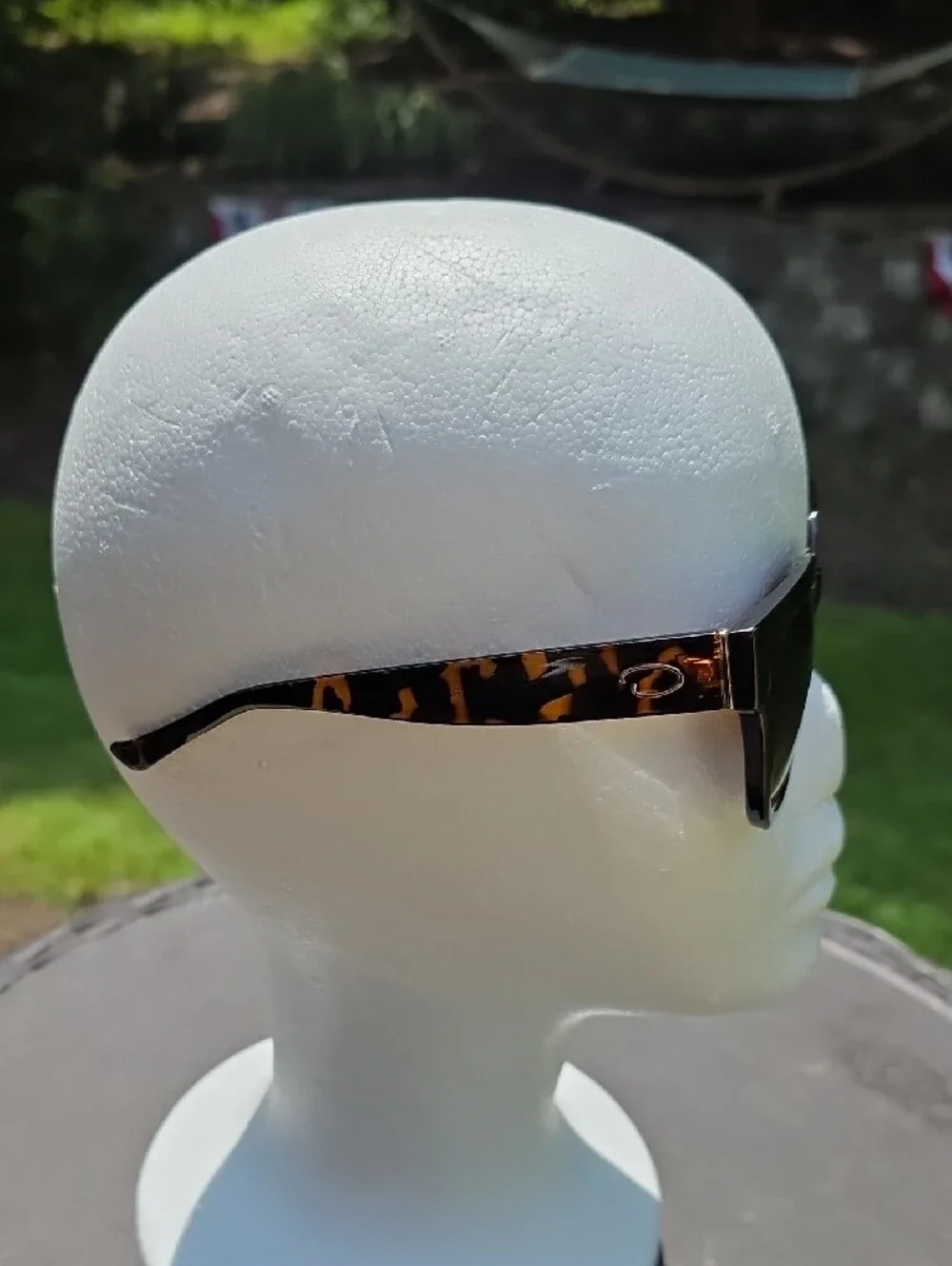 Oscar de la Renta Tortoiseshell Sunglasses with Brown Lenses